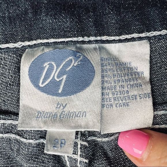 DG2 by DIANE GILMAN LIKE NEW Mid Rise Dark Wash Straight Fit Jeans 2P - Picture 5 of 10